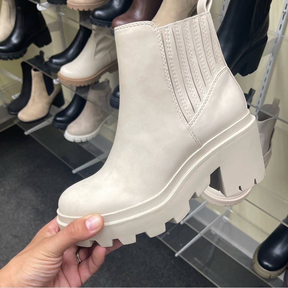 Nude chunky lug sole platform boot - Picture 9 of 9